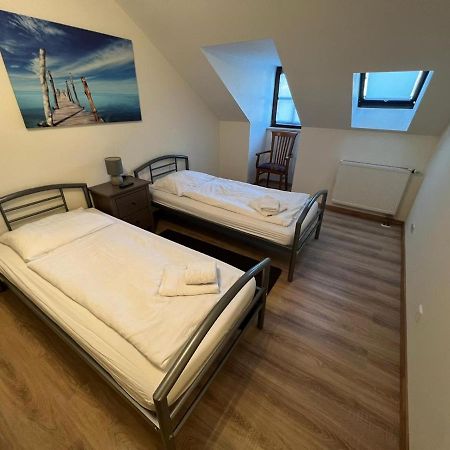 Gaestehaus Schmitt แอร์ลังเงิน ภายนอก รูปภาพ