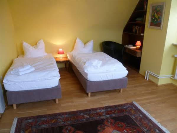 Gaestehaus Schmitt แอร์ลังเงิน ภายนอก รูปภาพ